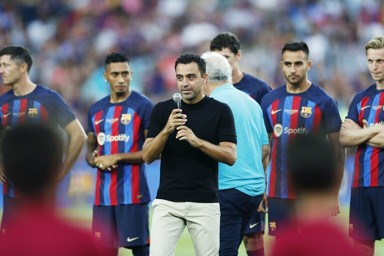 “財政難なのに大補強”バルサを激写　誹謗中傷されたデヨンクへの拍手、33歳レバンドフスキが作る深みとは〈次戦は久保建英ソシエダ〉(2)