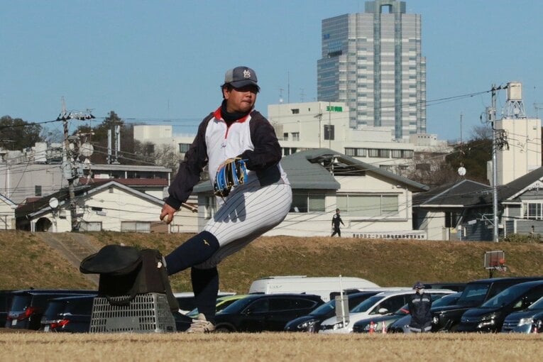 【連続写真】現在30歳に。少年野球「用賀ベアーズ」でコーチを務める
