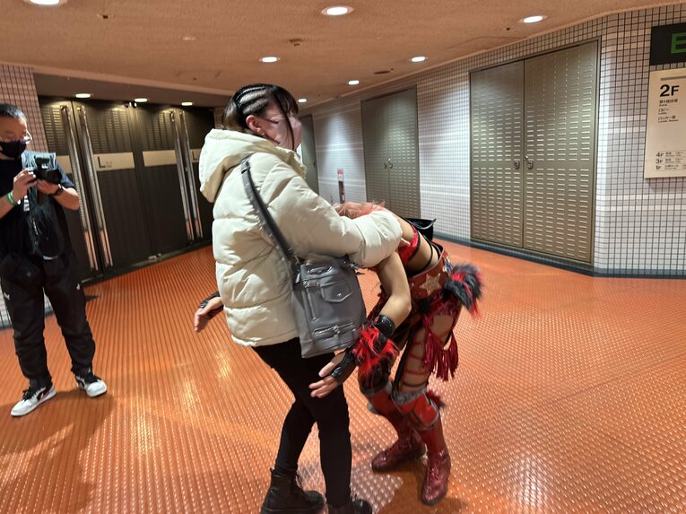 「ジュリアvs鈴季すず」はなぜ“最高に映える”タイトルマッチだったのか？ 試合直後の“姉妹”が明かしたそれぞれの「25分4秒」(22)