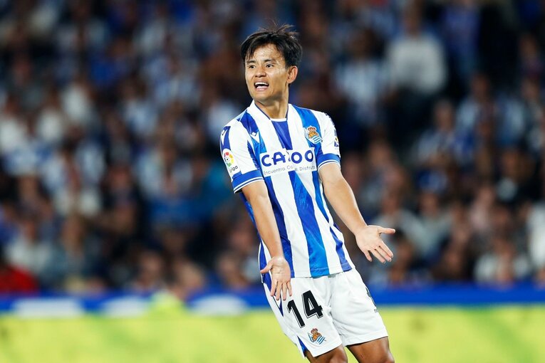 久保建英は「2ケタ得点」狙えるのでは…名手シルバと“精度の差”はあれど、カメラマンが感じたワケ〈バルサ戦好守で同点弾の起点〉(39)