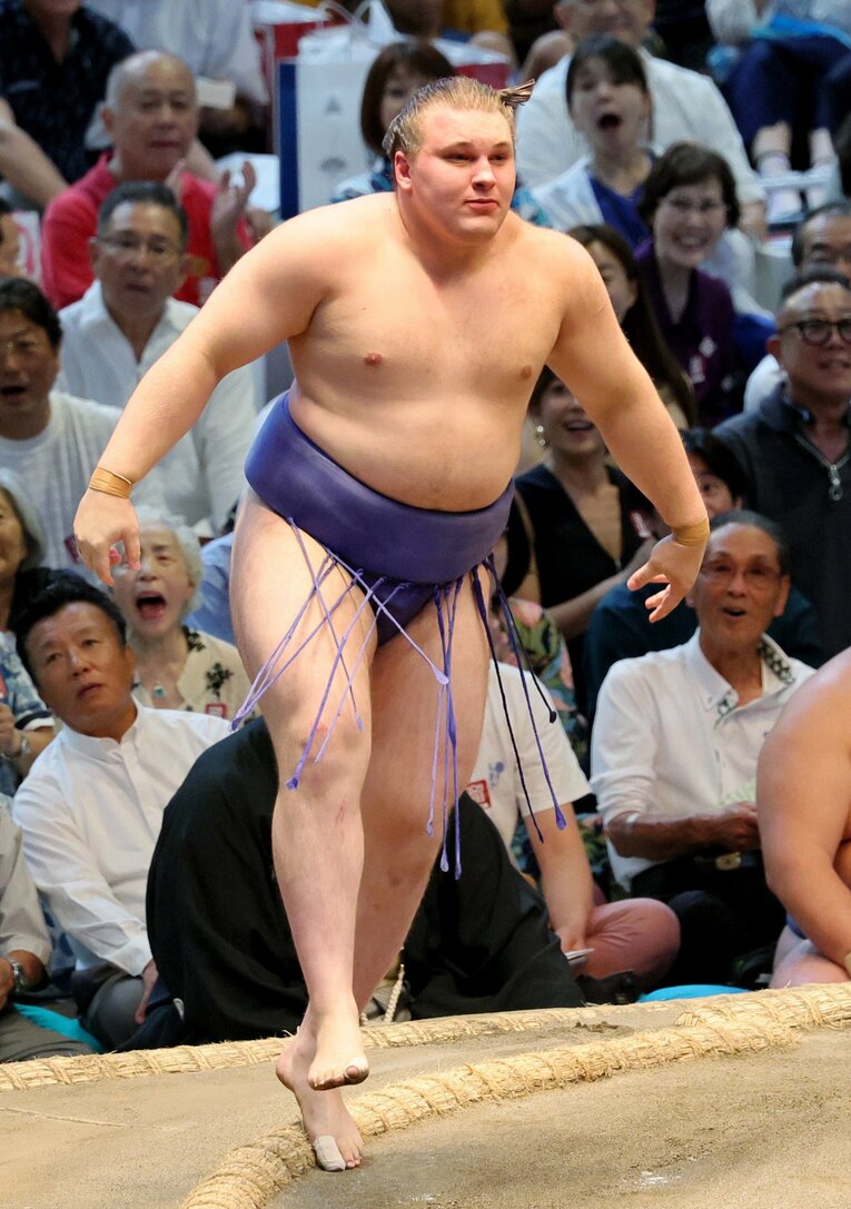 ウクライナ出身の安青錦（あおにしき、21歳）。ロシアのウクライナ侵攻が始まったため3年前に来日した。今場所は11勝4敗　©JIJI PRESS　