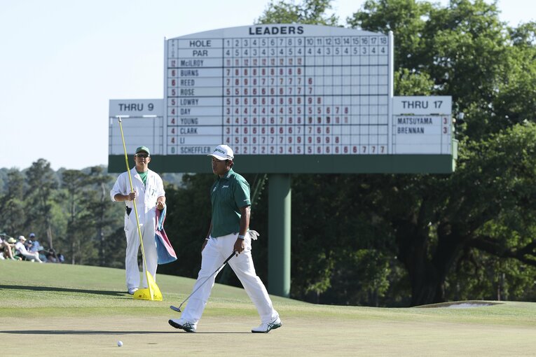 3日目の17番、ボギーをたたき悔しそうな表情の松山　©︎Andrew Redington/Getty Images