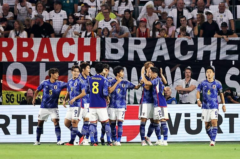 ドイツに4－1で勝利した日本代表。結果、内容ともに最高の90分間だった ／ photograph by Christof Koepsel/Getty Images