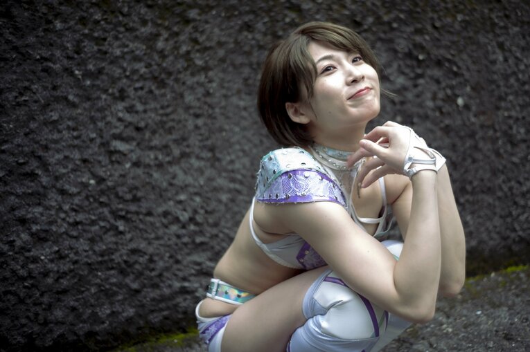 「背中まで見られてる。なんて素敵なんだと」トップ女子レスラー・安納サオリの輝きと“絶対不屈彼女”と呼ばれる理由《特別グラビア》(12)