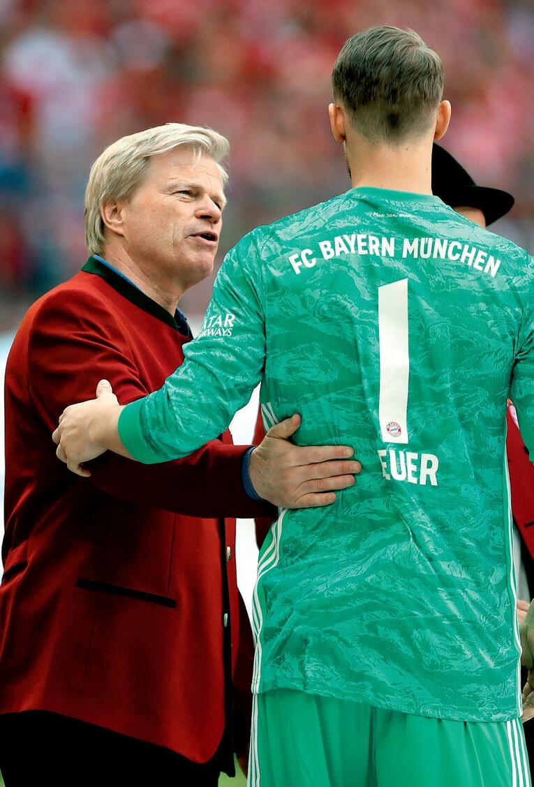 伝説的GKオリバー・カーンとマニュエル・ノイアー ／ photograph by Alex Martin/L’Équipe