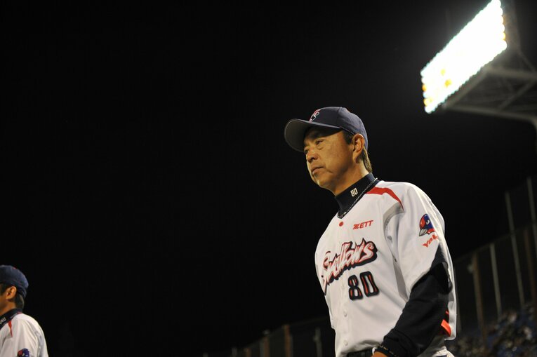 新くじ引きスター・小川GM ©BUNGEISHUNJU