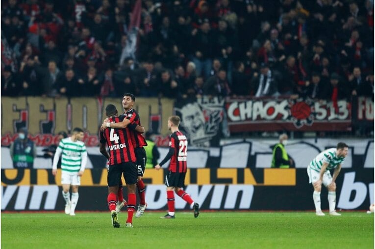 古橋亨梧のスパイクに「日の丸とKyogo」 セルティックでの絶好調ぶりを撮って体感した“スピードと日本代表での期待”(42)