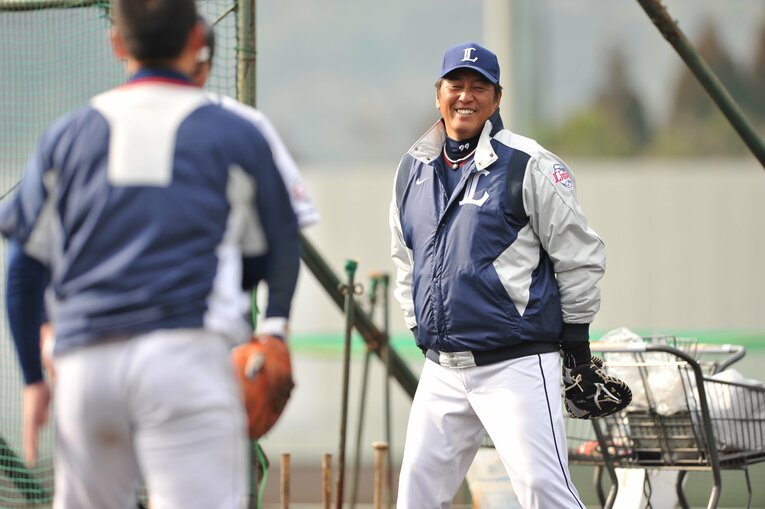 渡辺久信監督（当時）は就任した2008年に日本一を達成。中村を始めとする選手たちの能力をうまく引き出した　©︎Hideki Sugiyama