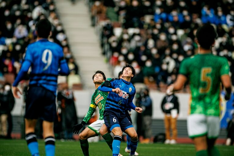 大津MF薬師田澪、青森山田MF松木玖生（ともに3年）©︎Kiichi Matsumoto