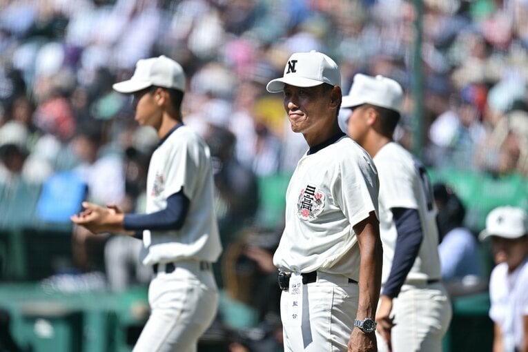 日大三を率いる三木有造監督、51歳 ©Hideki Sugiyama