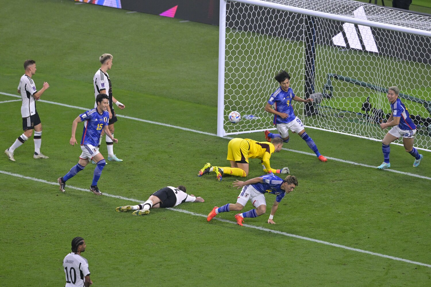 三笘が起点となり、堂安の同点ゴールにつながった　©Koki Nagahama/JMPA