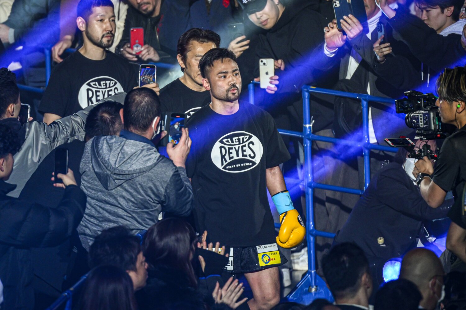 入場する比嘉大吾。2月24日、有明アリーナ　©Takuya Sugiyama