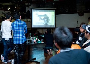 飲み会で流れる「南極マラソン」の様子。南極まで取材に行くNHKもすごい