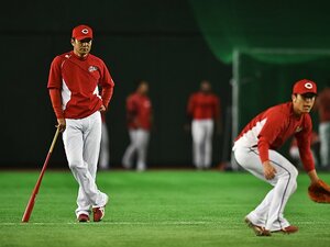 急失速を知る緒方監督と新井の思い。「一戦必勝」「凡事徹底」を貫く広島。