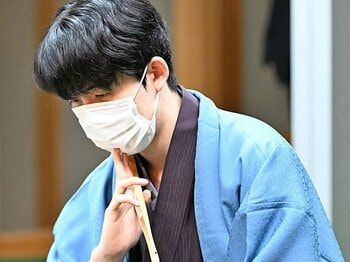 藤井聡太「好物のカレー」「キノコ嫌い」…管理栄養士はどう見る？「一品料理の中では最善手に近い」「キノコのビタミンD、じつは多くの人が不足」＜Number Web＞ photograph by Keiji Ishikawa