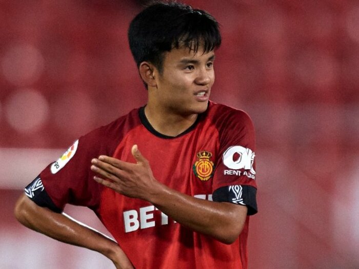 久保建英のコーチ中西哲生に聞く“2季ぶりのマジョルカ復帰”「なぜレンタル料なし？」「何が求められている？」＜Number Web＞ photograph by Getty Images