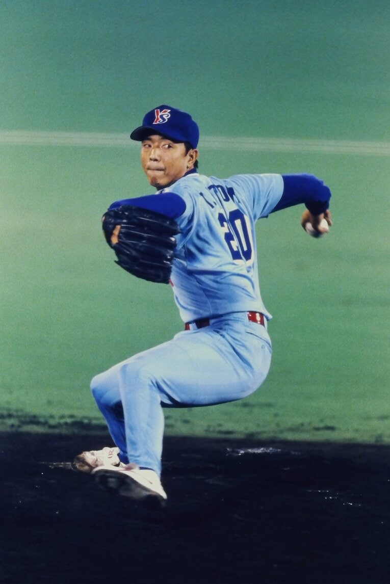 1992年ドラフト1位の伊藤智仁。「高速スライダー」を武器に圧倒的投球で93年の新人王を獲得したが、その後長く故障と戦うことに　©Koji Asakura