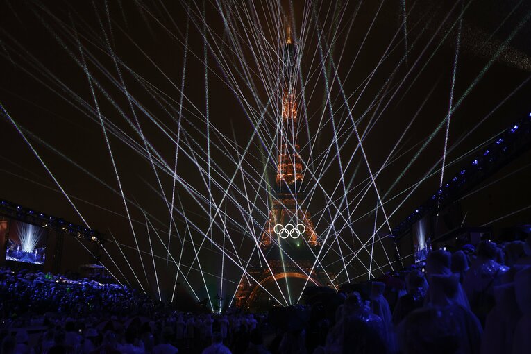 パリ五輪開会式。トロカデロ広場からエッフェル塔を望む　©JMPA PK AFLO