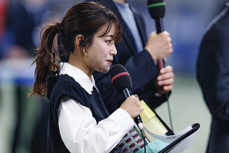 【計30枚超：“テレビに映らない”日本代表ブラジル戦歴史的初勝利】三谷紬アナ…写真はまだまだ続きます　©Kiichi Matsumoto