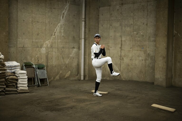 校舎の1階ピロティにはブルペンが　©Tomosuke Imai