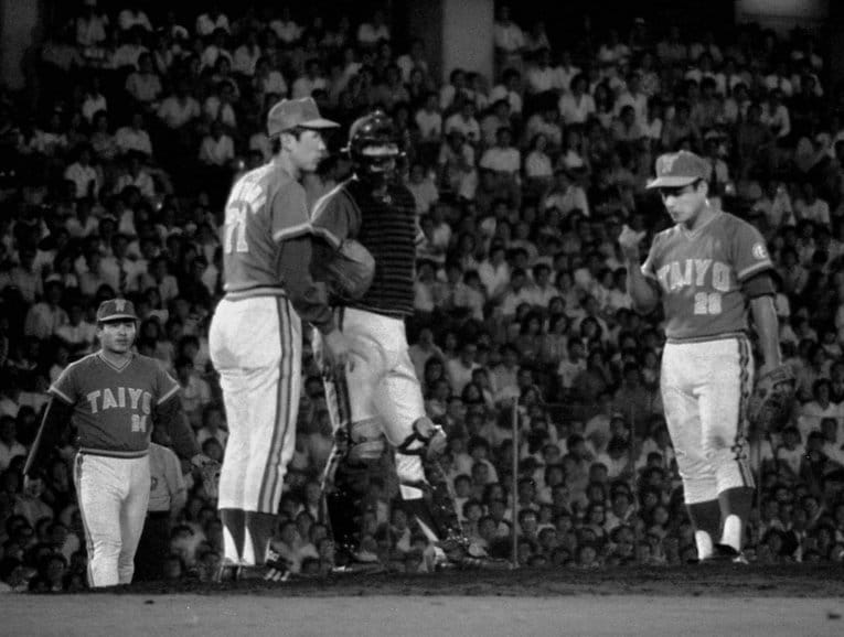 大洋時代の松岡（右端）©Sankei Shimbun