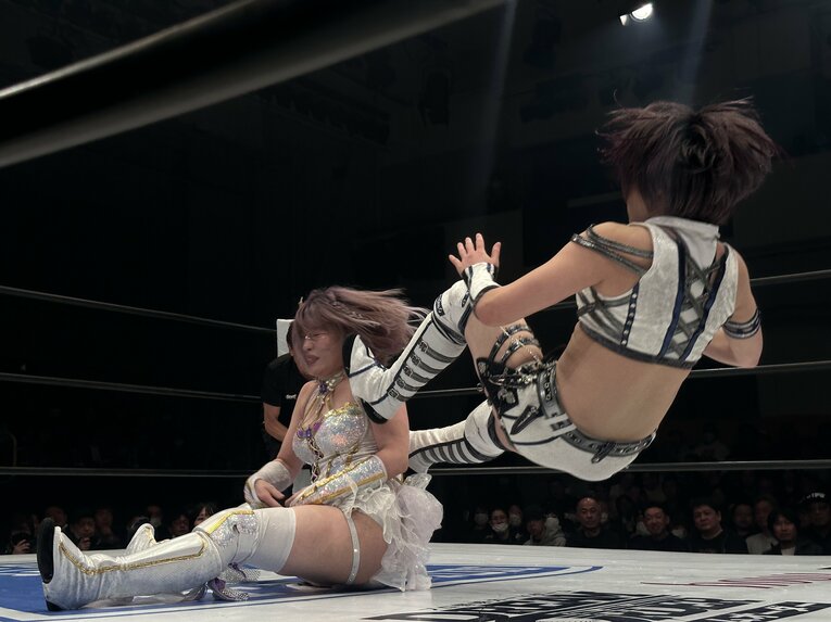 安納サオリvs中野たむ　©Norihiro Hashimoto