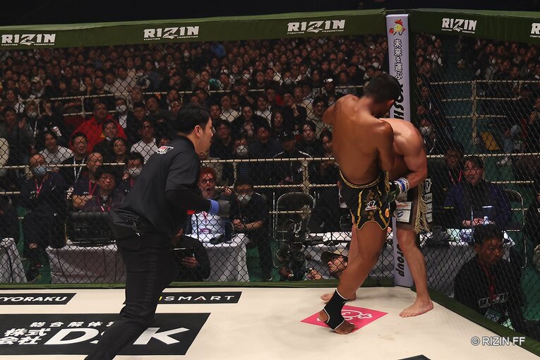 ブアカーオ・バンチャメークvs.木村“フィリップ”ミノル　©RIZIN FF
