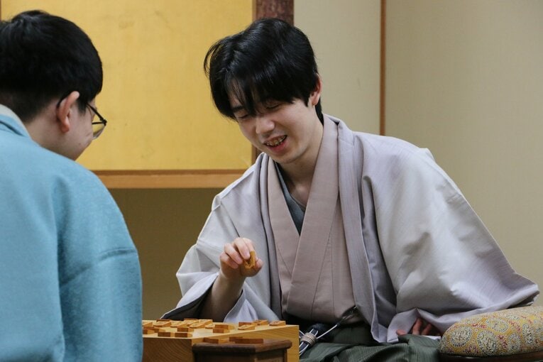 王将戦第5局、激選後の2人の様子（写真は右に続きます）　©Shintaro Okawa