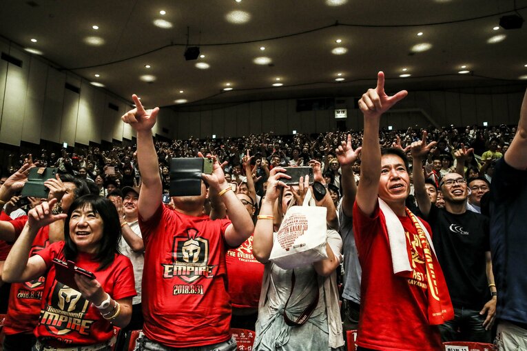 超満員の観客が高山の決め台詞「ノー・フィアー！」を叫んだ　©TAKAYAMANIA　Susumu Nagao