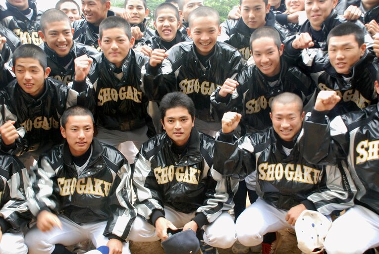 沖縄尚学と比嘉監督（2008年撮影。写真はまだまだ続きます）©︎JIJI PRESS