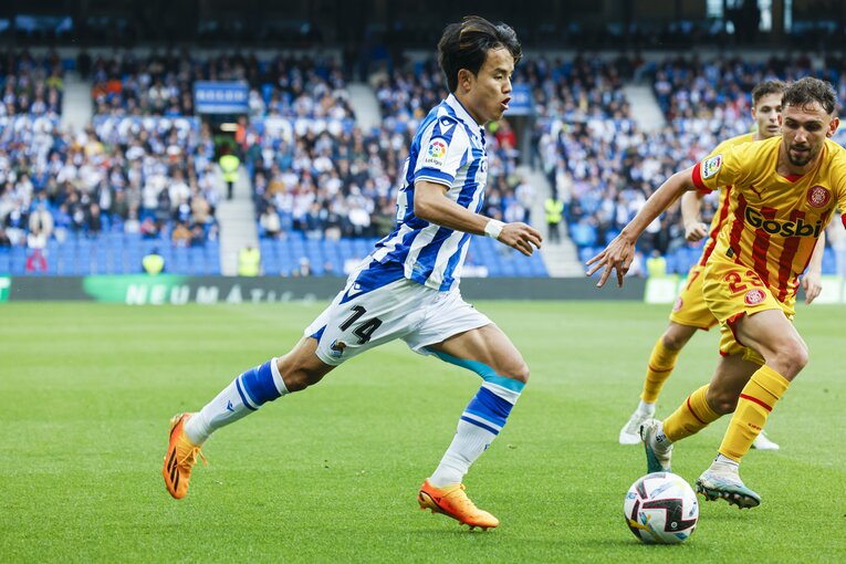 久保建英PK獲得＋シルバに絶妙アシストもドローに落胆　だが翌朝「クボ表紙の新聞」を持った地元のおじさんが…カメラマンは見た(38)