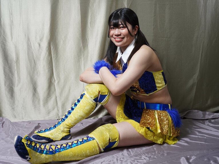「私、学校では暗いんで…」妹思いの“現役女子高生ファイター”羽南が明かす「進路がプロレスラーになった日」《特別グラビア》(25)