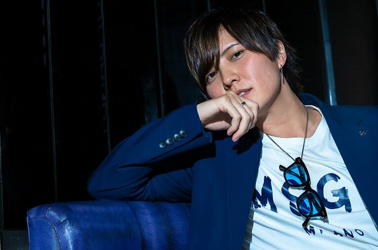 歌舞伎町のホストクラブ「TOPDANDY V」に所属している現在の成宮涼 ／ photograph by Takuya Sugiyama