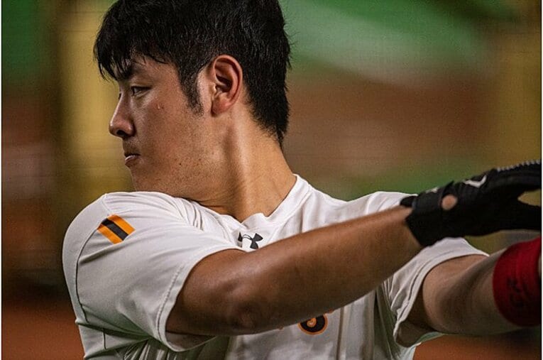 岡本は二冠王となれば……という状況か©Naoya Sanuki