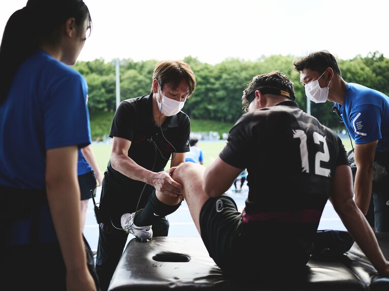 逆ヘッドタックルで倒れる学生も…名門・早稲田大学ラグビー蹴球部ドクターの1日に密着「コンタクトスポーツには不可欠」(20)