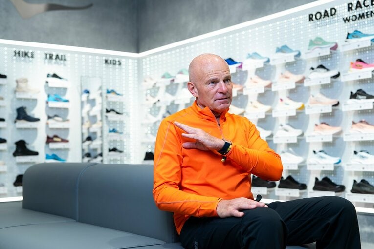 ランシュー界のゲームチェンジャー。“厚底シューズの生みの親”HOKA共同創業者が明かす「“厚底”はアルプスを駆け下るための秘策だった」(5)