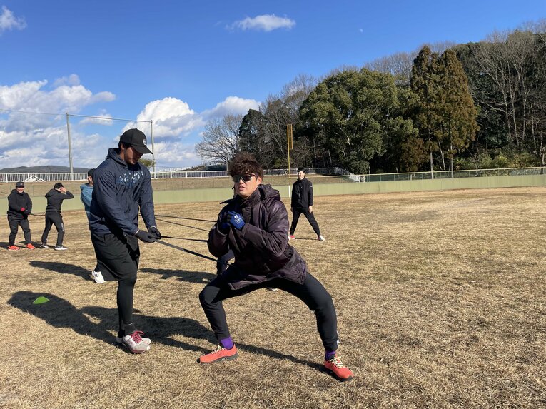 球場での陸上トレーニング　©Takashi Ishizuka