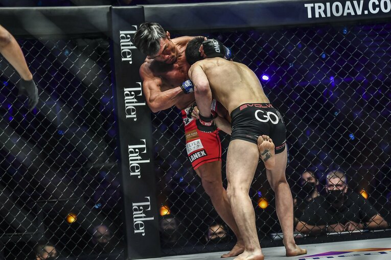 「那須川天心や武尊とは違うんですよ、僕は」青木真也が因縁の秋山成勲に大逆転KO負け…帰国して語った本音とこれから「50歳になっても」(27)