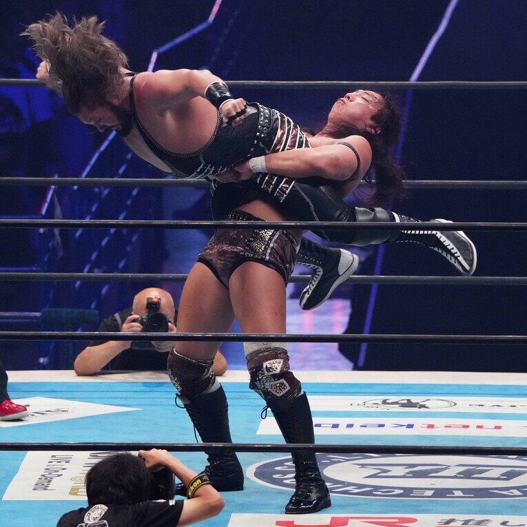 竹下幸之介のジャーマンスープレックス　©Essei Hara