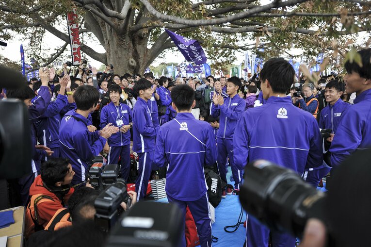 2018年箱根駅伝予選会。左側、右に視線を送るのが神戸 ©Yuki Suenaga