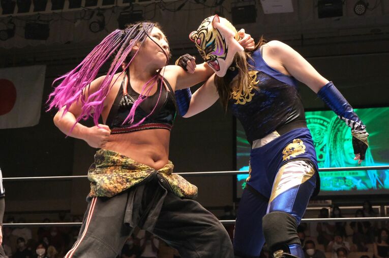 「はっきり言って、初代タイガーマスクのクローン」 《タイガー・クイーン》衝撃デビューに佐山聡も「思った以上の合格点」(22)