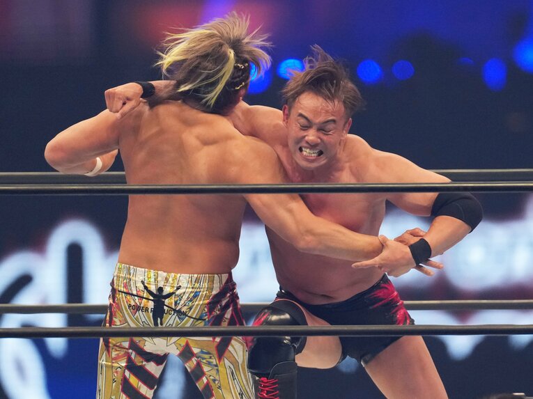 オカダ・カズチカのレインメーカー　©Essei Hara