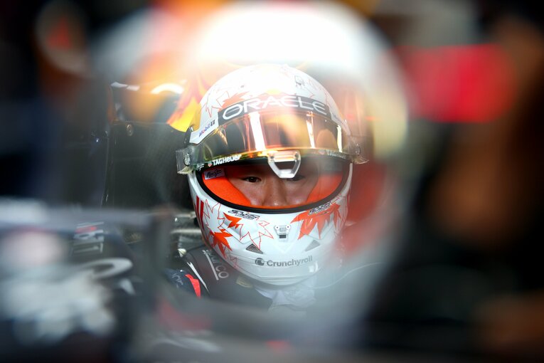 サンパウロGPでは結果的にフェルスタッペンのために走ることになった角田。その胸中やいかに　©Getty Images / Red Bull Content Pool