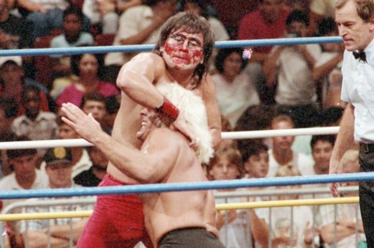 「タイガーマスク（佐山聡）を全米でデビューさせる」と野望を明かしていたアントニオ猪木。師匠の夢を実現したのが、グレート・ムタだった（写真は米サウスカロライナ・1989年グレート・ムタvsリック・フレアー）　©TOKYO SPORTS PRESS