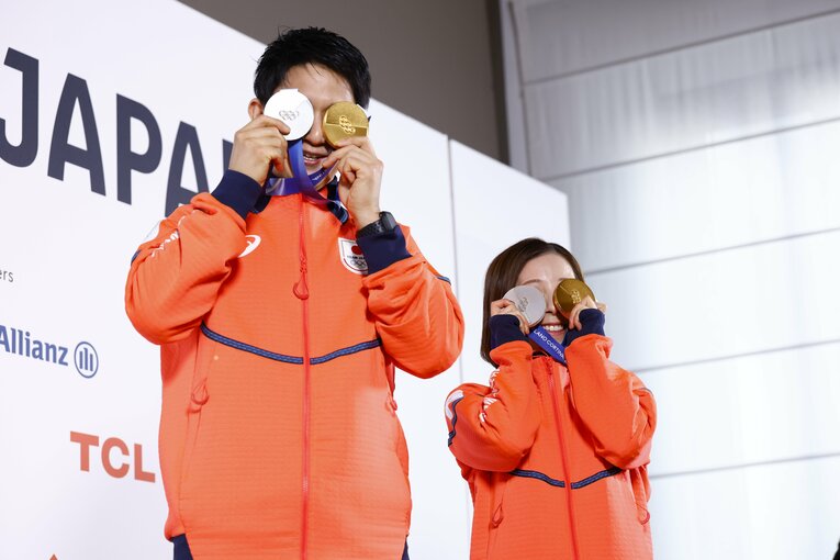 【りくりゅうミラノ幸せ写真】メダル獲得会見にて　©Sunao Noto/JMPA