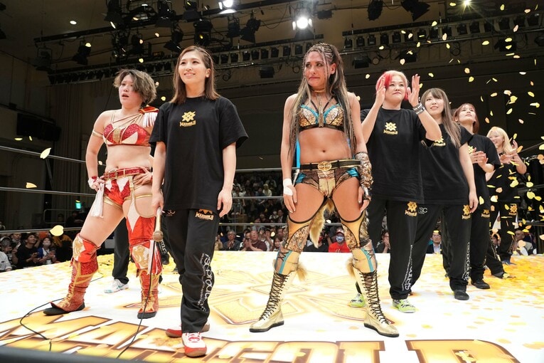 マリーゴールド旗揚げ戦のセレモニーで挨拶する青野未来。2024年5月20日、後楽園ホール　©Essei Hara