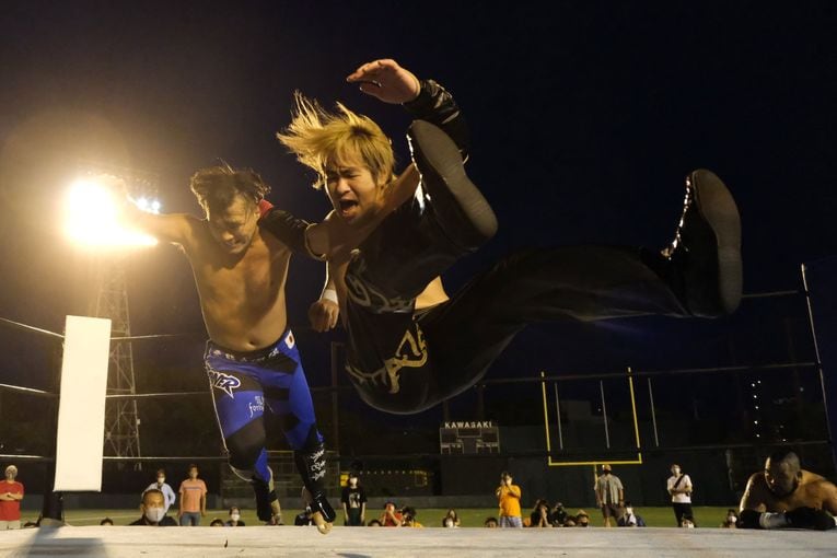 佐藤光留プロデュース『真夏の変態祭り』で諏訪魔に大仁田、鈴木みのるも大暴れ！ 灼熱の旧川崎球場で“1日6試合”の佐藤が感じたのは…？(17)