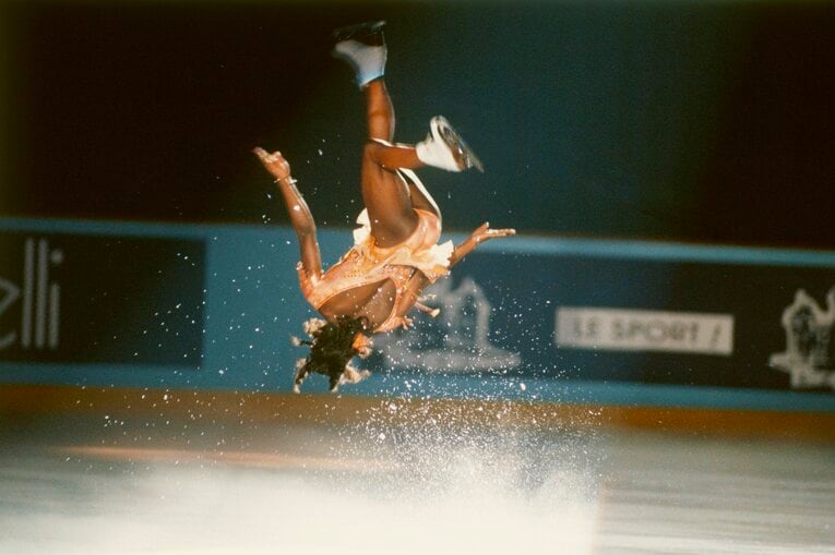 スルヤ・ボナリーのバックフリップ　©Getty Images