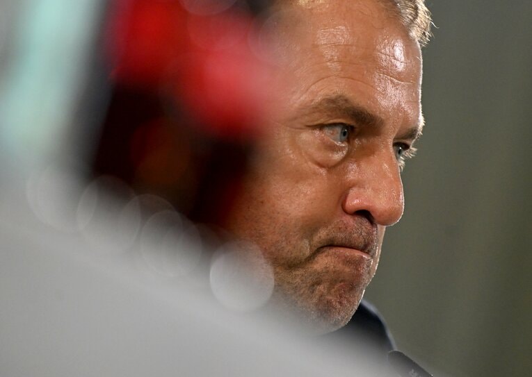 試合後のフリック監督。翌日、解任が発表された　©Getty Images