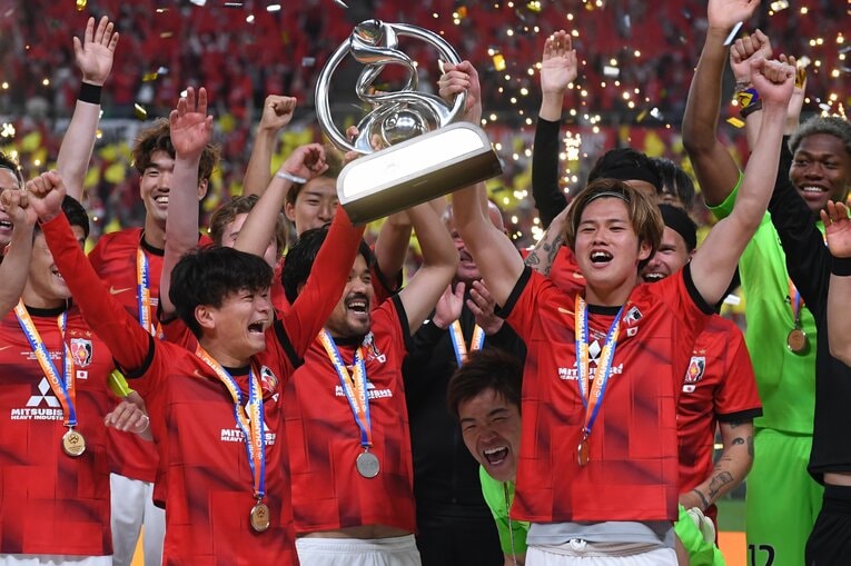 大喜びの大久保智明と伊藤敦樹